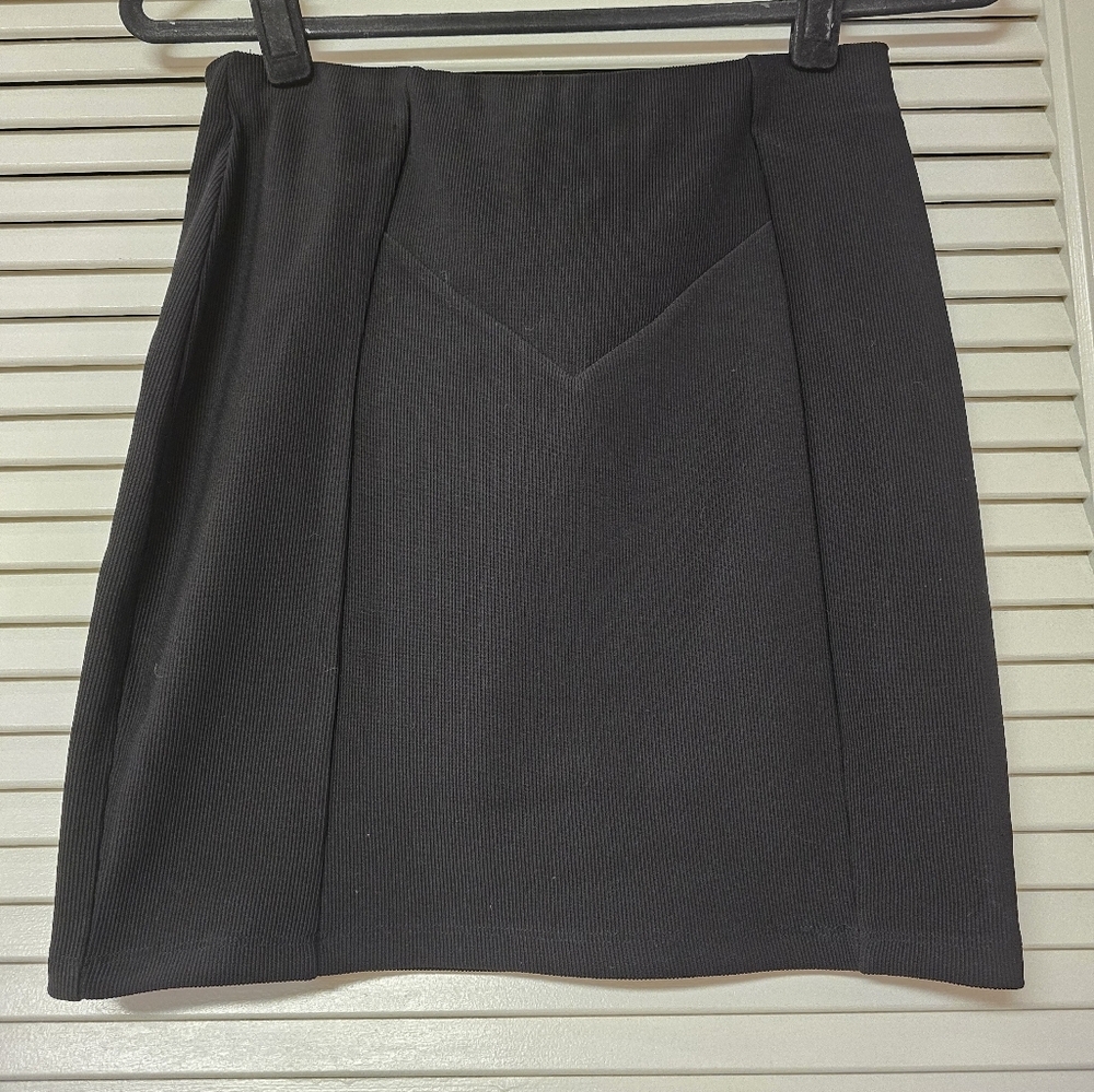 Forever 21 - Black Ribbed Stretchy Skirt